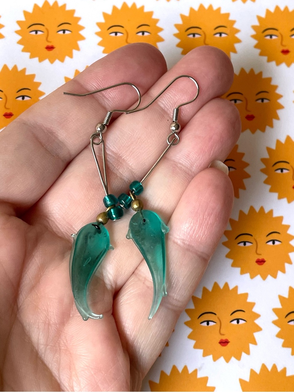 Vintage art glass dolphin/fish dangle earrings beach aquarium sea life